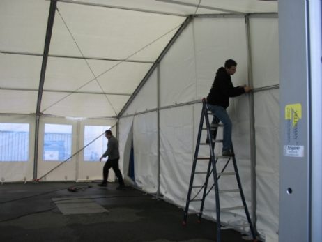 opbouw kadertent 10x9 door onze zorgen